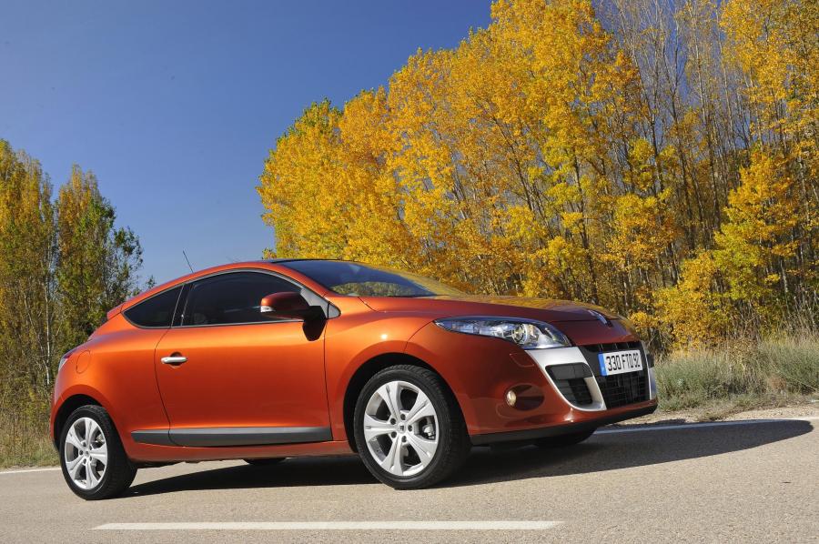  Renault Megane Coupe 2009 года  (фото 14 из 73)